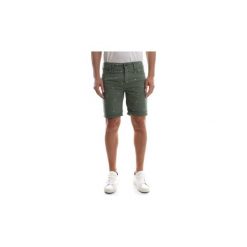 Szorty i Bermudy Jack Jones 12136275 RICK. Zielone spodenki i szorty męskie Jack & Jones, m, bez wzorów. Za 105,35 zł.