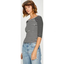 Tally Weijl - Bluzka. Czarne bluzki damskie marki TALLY WEIJL, s, z elastanu, casualowe, z okrągłym kołnierzem. W wyprzedaży za 49,90 zł.