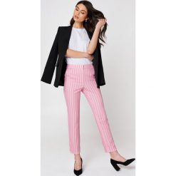 Paski damskie: Trendyol Proste spodnie w paski – Pink