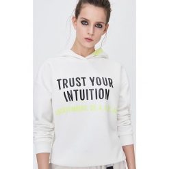 Bluza z kapturem - Kremowy. Białe bluzy damskie Sinsay, s, bez wzorów, bez rękawów, z kapturem. Za 59,99 zł.