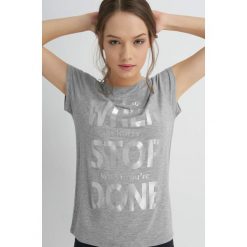 Bluzki, topy, tuniki: T-shirt sportowy z metalicznym nadrukiem
