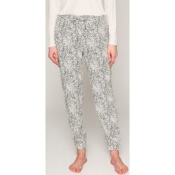 Calvin Klein Underwear - Spodnie piżamowe. Szare piżamy damskie Calvin Klein Underwear, l, z materiału. W wyprzedaży za 119,90 zł.