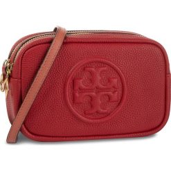 Torebka TORY BURCH - 55691 Red Apple. Czerwone listonoszki damskie Tory Burch, na co dzień, bez wzorów, ze skóry, bez dodatków. W wyprzedaży za 879,00 zł.