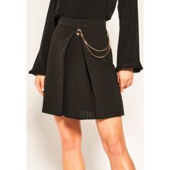 Spódnica trapezowa Liu Jo PA0093 T7896. Czarne spódniczki damskie Liu Jo, bez wzorów, z elastanu, mini, trapezowe. W wyprzedaży za 479,00 zł.