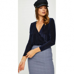 Answear - Bluzka Body. Niebieskie bluzki damskie ANSWEAR, na co dzień, s, bez wzorów, z elastanu, eleganckie, bez kołnierzyka, bez rękawów. W wyprzedaży za 89,90 zł.