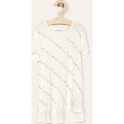Guess Jeans - T-shirt dziecięcy 118-175 cm. Białe bluzki dziewczęce Guess Jeans, z aplikacjami, z elastanu, z okrągłym kołnierzem, z krótkim rękawem, krótkie, bez kaptura. Za 139,90 zł.