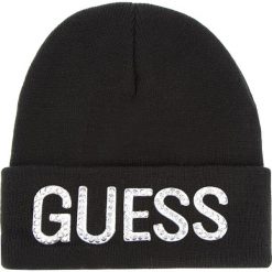 Czapka GUESS - AW7867 WOL01 BLA. Czarne czapki zimowe damskie Guess, z materiału. Za 119,00 zł.