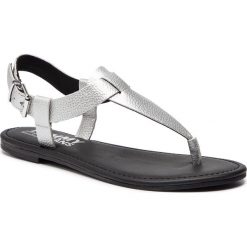 Sandały TOMMY JEANS - Shiny Metallic Flat Sandal EN0EN00566 Silver 000. Szare klapki damskie Tommy Jeans, bez wzorów, z jeansu, bez obcasa, na obcasie. W wyprzedaży za 239,00 zł.