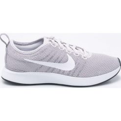 Nike Sportswear - Buty Dualtone Racer. Szare buty sportowe damskie Nike Sportswear, z materiału. W wyprzedaży za 299,90 zł.