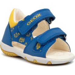 Sandały GEOX - B S.Elba B. A B02L8A 01054 C0335 Royal/Yellow. Niebieskie sandały chłopięce Geox, ze skóry ekologicznej, bez zapięcia. W wyprzedaży za 129,00 zł.
