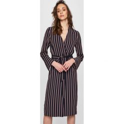 Only - Sukienka. Niebieskie żakiety damskie ONLY, na co dzień, s, bez wzorów, z elastanu, casualowe, bez kołnierzyka, bez rękawów, proste. Za 219,90 zł.