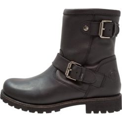 Panama Jack FELINA IGLOO Botki kowbojki i motocyklowe black. Czarne buty zimowe damskie Panama Jack, z materiału. W wyprzedaży za 587,30 zł.