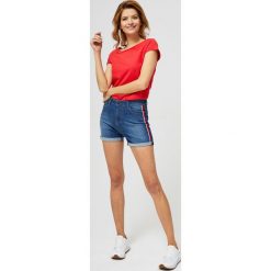Szorty jeansowe z lampasami. Szorty damskie Moodo, s, bez wzorów, z jeansu. Za 49,99 zł.