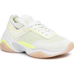 Sneakersy TAMARIS - 1-23736-24 White/Neon 139. Białe półbuty damskie Tamaris, ze skóry ekologicznej. W wyprzedaży za 259,00 zł.