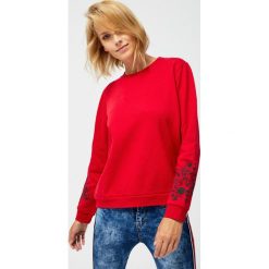 Bluza z nadrukiem na rękawach. Bluzy damskie Moodo, s, z nadrukiem, bez rękawów, bez kaptura. Za 39,99 zł.