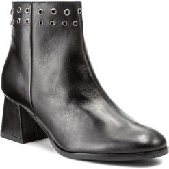 Buty zimowe damskie: Botki SOLO FEMME - 14304-01-H06/000-13-00 Czarny