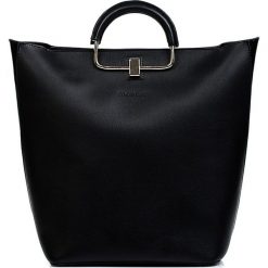 Torebka damska Monnari elegancka czarna. Czarne torebki klasyczne damskie Monnari, bez wzorów, eleganckie, bez dodatków. Za 149,40 zł.