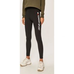 Tommy Sport - Legginsy. Czarne spodnie damskie Tommy Sport, s, z nadrukiem, z elastanu, z podwyższonym stanem. W wyprzedaży za 219,90 zł.