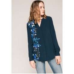 Desigual - Koszula. Niebieskie koszule damskie Desigual, na co dzień, s, bez wzorów, z wiskozy, casualowe, bez kołnierzyka, z długim rękawem. W wyprzedaży za 159,90 zł.