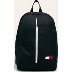 Tommy Sport - Plecak. Niebieskie plecaki męskie Tommy Sport, w paski, z poliesteru, sportowe. Za 299,90 zł.