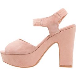 Shoe The Bear SANDY Sandały na obcasie pale blush. Różowe sandały damskie marki Shoe The Bear, ze skóry, na obcasie. W wyprzedaży za 479,20 zł.