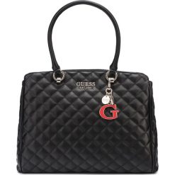 Guess Melise Torebka Czarny. Czarne torebki klasyczne damskie Guess, w paski, z materiału, bez dodatków. Za 654,95 zł.