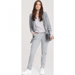 Jasnoszary Sweter Immortal. Szare swetry klasyczne damskie marki other, na jesień, l. Za 79,99 zł.