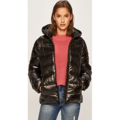 Wrangler - Kurtka. Czarne kurtki damskie Wrangler, s, z poliesteru, krótkie. W wyprzedaży za 339,90 zł.