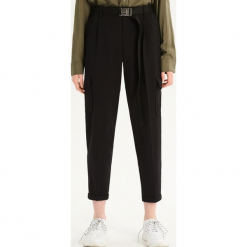 Spodnie chino - Czarny. Czarne chinosy damskie Sinsay. Za 79,99 zł.