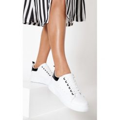 Biało-Czarne Sneakersy Sireireida. Białe sneakersy damskie Born2be. W wyprzedaży za 89,99 zł.