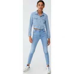 Jeansy super skinny fit z wysokim stanem. Szare jeansy damskie Pull&Bear, bez wzorów, z jeansu, z podwyższonym stanem. Za 79,90 zł.