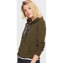 Gładka bluza kangurka - Khaki. Brązowe bluzy damskie marki Cropp, l. Za 59,99 zł.