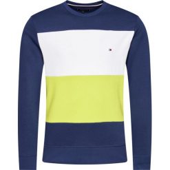 Bluza TOMMY HILFIGER Colorblock MW0MW12872. Niebieskie bluzy męskie TOMMY HILFIGER, xxl, bez wzorów, z bawełny, bez kołnierzyka, bez rękawów, bez kaptura. Za 499,00 zł.