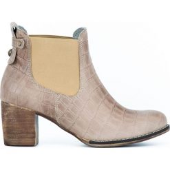 Sztyblety na obcasie z tłoczeniem - skóra naturalna - model 455 - kolor taupe. Pomarańczowe botki damskie Zapato, na zimę, ze skóry, klasyczne, na wysokim obcasie, na obcasie, bez zapięcia. W wyprzedaży za 319,20 zł.