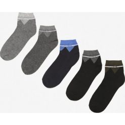 5-pack Mix kolorów Skarpety Azaerrya. Zielone skarpetki męskie Born2be, bez wzorów. Za 24,99 zł.