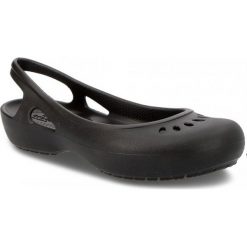 SANDAŁY KADEE SLINGBACK. Czarne sandały damskie Crocs, bez wzorów, z materiału, bez obcasa, bez zapięcia. W wyprzedaży za 69,99 zł.