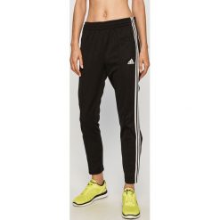 Adidas Performance - Spodnie. Czarne spodnie dresowe damskie adidas Performance, s, z bawełny. Za 229,90 zł.
