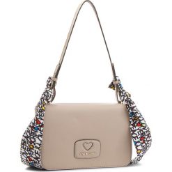 Torebka LOVE MOSCHINO - JC4253PP05KF0108 Tortora. Brązowe torebki klasyczne damskie marki Love Moschino, ze skóry ekologicznej, duże, bez dodatków. W wyprzedaży za 449,00 zł.