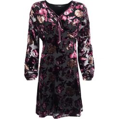 Guess Sukienka "Velvet Dress". Sukienki damskie Guess, na co dzień, z aplikacjami, z tkaniny, bez kołnierzyka, z długim rękawem, długie, rozkloszowane. Za 199,00 zł.