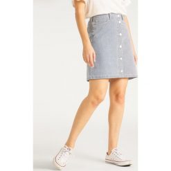 Spódnica jeansowa Lee A Line L38NIWLX. Niebieskie spódniczki damskie Lee, l, bez wzorów, z bawełny. Za 249,00 zł.