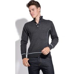 Sweter w kolorze antracytowym. Szare swetry męskie m, z kaszmiru. W wyprzedaży za 179,95 zł.