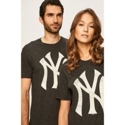47brand - T-shirt. Szare bluzki damskie 47brand, s, z nadrukiem, z bawełny, z okrągłym kołnierzem. W wyprzedaży za 99,90 zł.