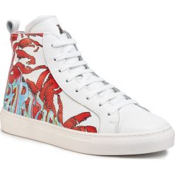 Sneakersy PATRIZIA PEPE - 2V9438/A6P1-J3CX White Red Wall. Białe półbuty damskie Patrizia Pepe, na co dzień, bez wzorów, ze skóry, bez obcasa, na płaskiej podeszwie, bez zapięcia. W wyprzedaży za 939,00 zł.