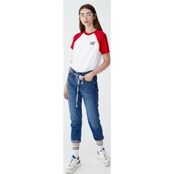 Koszulka z rękawami raglanowymi Eco Sensitive. Czerwone t-shirty damskie marki Pull&Bear. Za 29,90 zł.