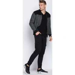 Ciemnoszara Bluza Aplomb. Szare bejsbolówki męskie Born2be, m. Za 59,99 zł.