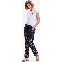 T-shirty damskie: T-SHIRT DAMSKI Z NASZYWKĄ