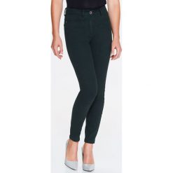 DAMSKIE SPODNIE SHAPE UP. Zielone spodnie damskie Top Secret. W wyprzedaży za 49,99 zł.