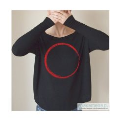 Koło czerwone Wąski rękaw. Czerwone t-shirty damskie Pakamera, bez wzorów, bez kołnierzyka. Za 115,00 zł.