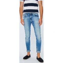 Tommy Jeans - Jeansy Scanton. Niebieskie jeansy męskie slim Tommy Jeans, z bawełny. Za 399,90 zł.
