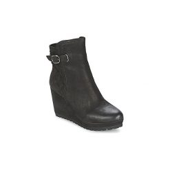 Botki Moda In Pelle CAMELIO. Czarne botki damskie marki Moda In Pelle, bez obcasa, bez zapięcia. Za 511,20 zł.